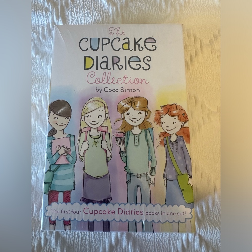Cupcake Diaries Collection 4 Book Boxset by Coco Simon
